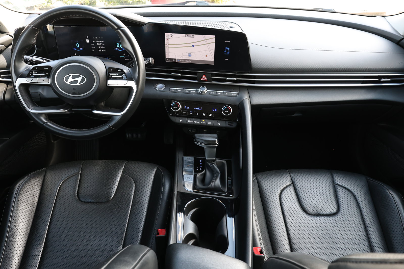 Used 2024 Hyundai Elantra Limited FWD image 2