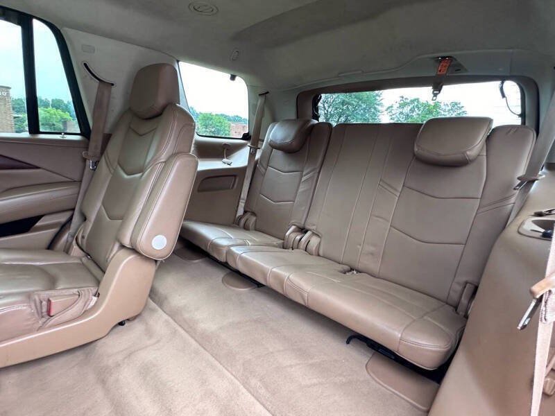 Used 2015 Cadillac Escalade Platinum AWD/4WD image 22