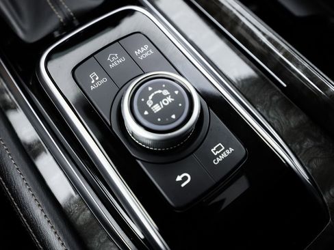 Used 2024 Nissan Armada Platinum w/ Captain's Chairs Package image 38