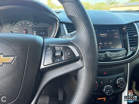 Used 2021 Chevrolet Trax LS w/ Tint and Cruise Package image 28