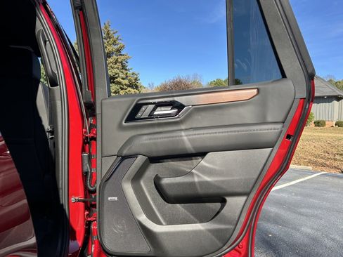 New 2026 GMC Yukon Denali w/ Sun & Power Step Package image 59