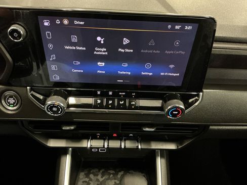 Used 2023 Chevrolet Colorado Trail Boss w/ Technology Package AWD/4WD image 17