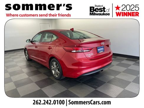 Used 2017 Hyundai Elantra SE FWD image 3