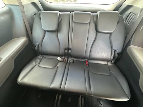 Used 2026 Kia Carnival FWD image 18