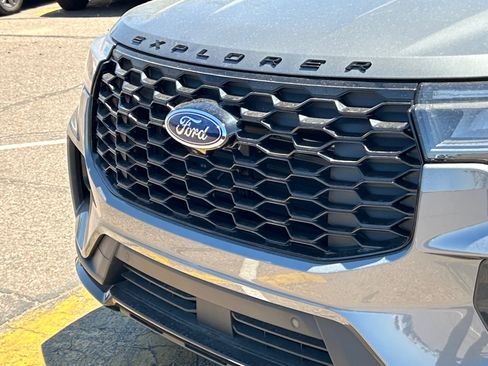 New 2026 Ford Explorer ST-Line RWD image 23