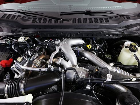 Used 2025 Ford F350 Lariat w/ Chrome Package image 36