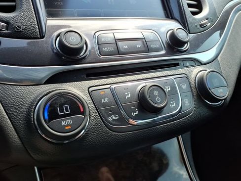 Used 2014 Chevrolet Impala LT FWD image 28
