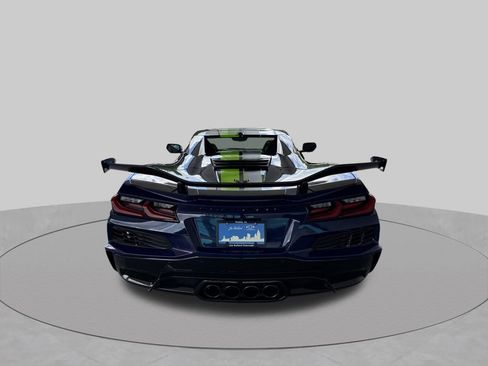 Used 2025 Chevrolet Corvette Z06 w/ Stealth Interior Trim Package RWD image 8