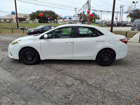 Used 2015 Toyota Corolla LE FWD image 3