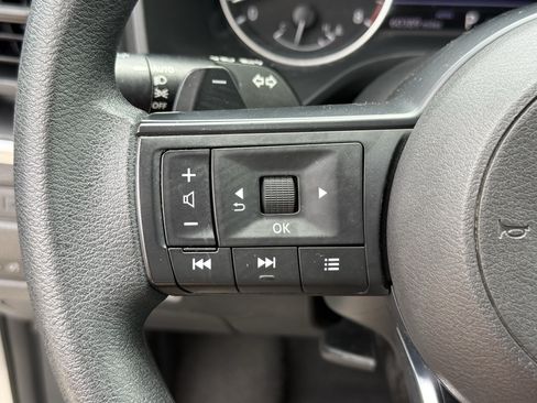 Used 2024 Nissan Rogue S AWD/4WD image 13