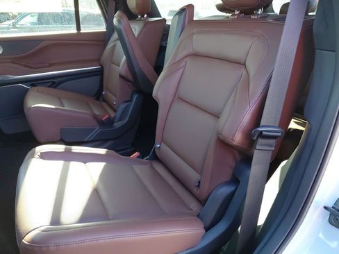 New 2026 Lincoln Navigator Reserve image 25