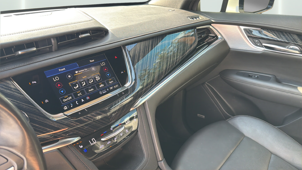 Used 2024 Cadillac XT6 Premium Luxury FWD image 16