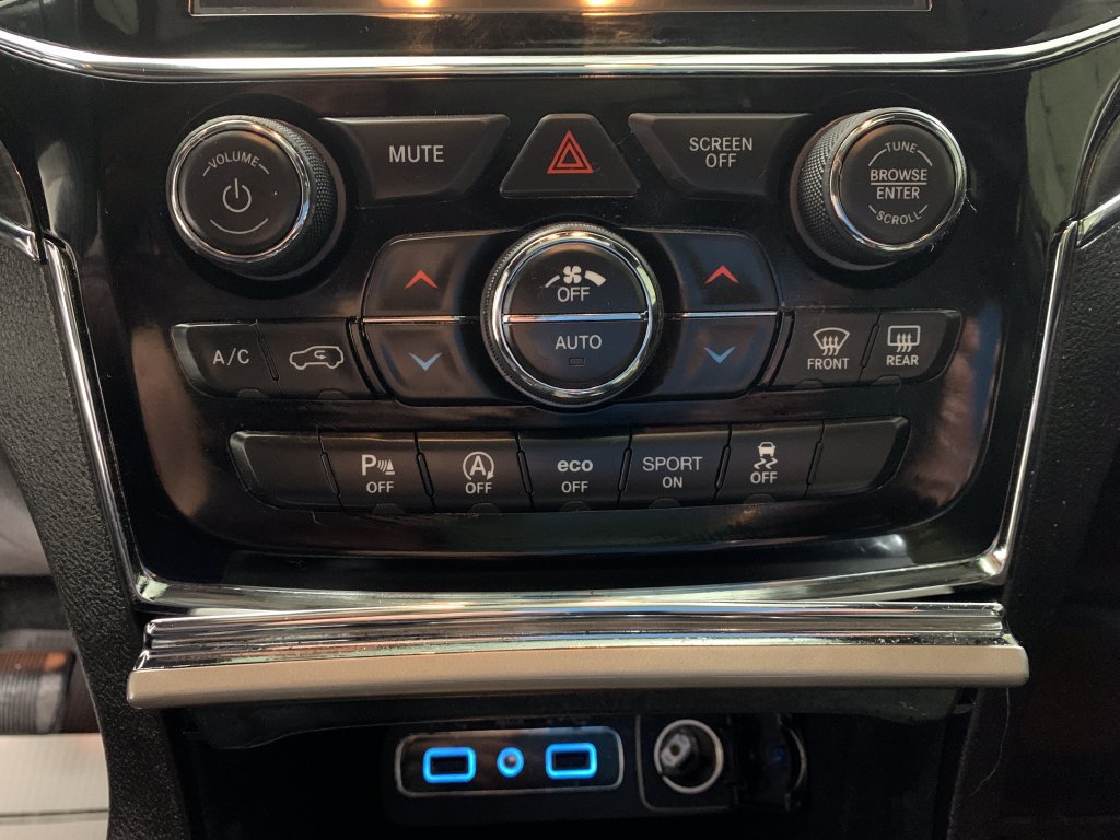Used 2021 Jeep Grand Cherokee Limited w/ Luxury Group II AWD/4WD image 28