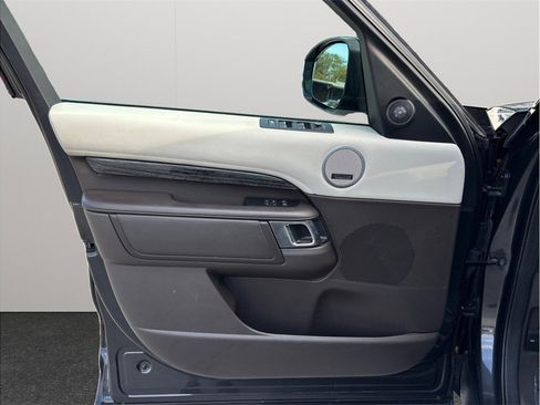 Used 2019 Land Rover Discovery HSE Luxury image 23