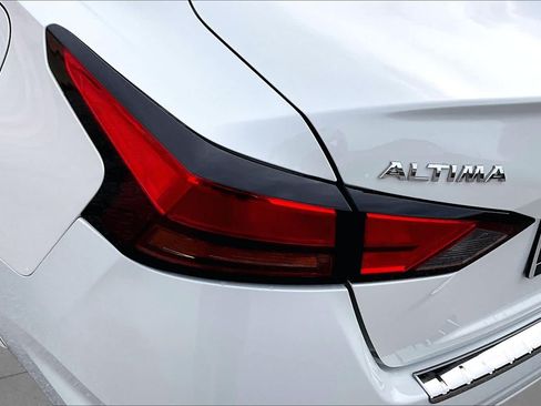 Certified 2022 Nissan Altima 2.5 SV w/ SV Premium Package FWD image 29