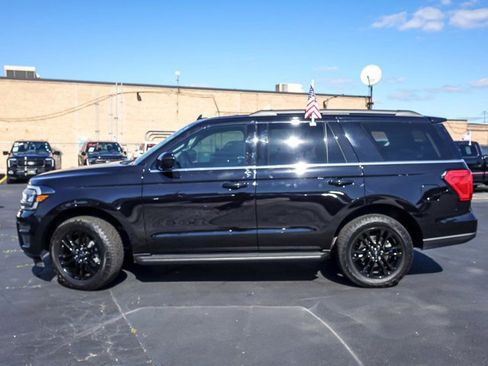 Certified 2024 Ford Expedition XLT image 5