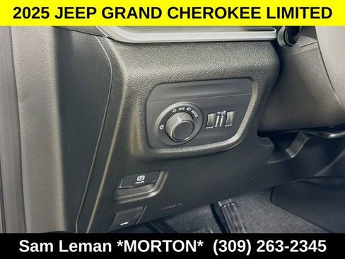 New 2025 Jeep Grand Cherokee L Laredo image 10