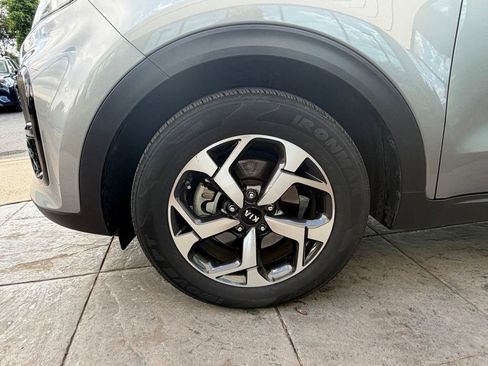 Used 2022 Kia Sportage LX FWD image 8