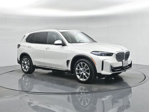 Used 2025 BMW X5 xDrive50e image 27