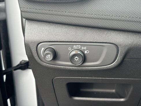 Used 2025 Chevrolet TrailBlazer LT image 18