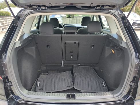 Certified 2022 Volkswagen Taos S FWD image 9
