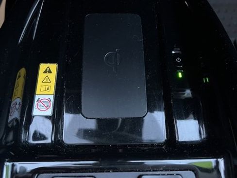 Used 2021 Toyota Prius XLE image 27