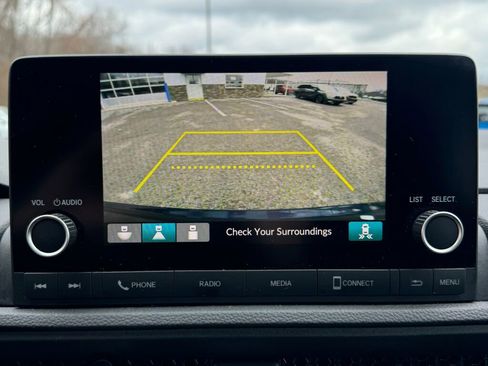 Used 2024 Honda CR-V EX image 29