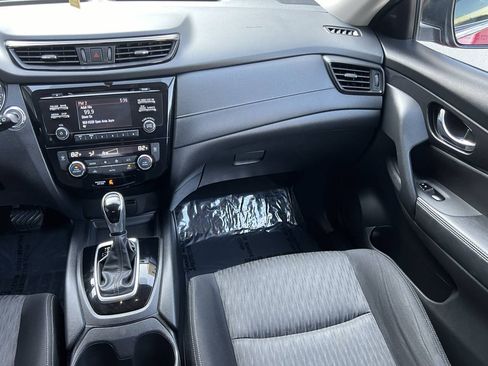 Used 2017 Nissan Rogue SV FWD image 21