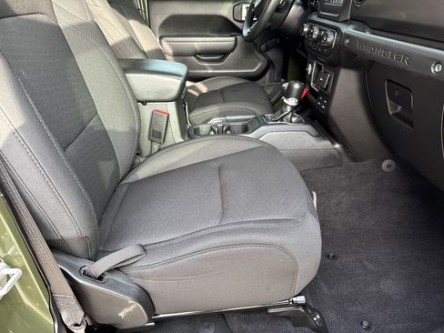 Used 2022 Jeep Wrangler Unlimited Sport image 18