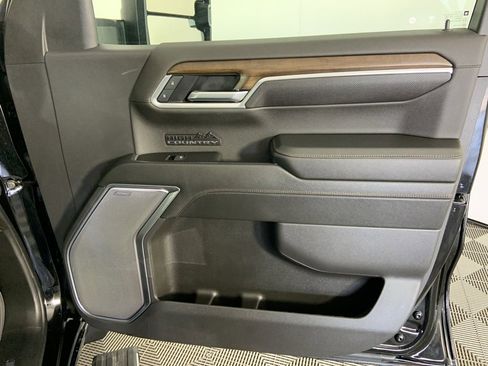 Used 2025 Chevrolet Silverado 1500 High Country w/ High Country Premium Package image 26