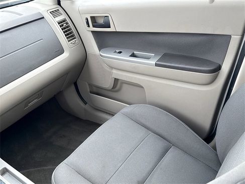 Used 2009 Ford Escape XLT image 16