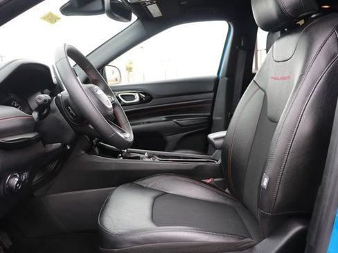 Used 2025 Jeep Compass Trailhawk AWD/4WD image 13
