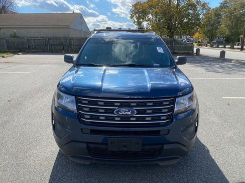 Used 2017 Ford Explorer 4WD image 3