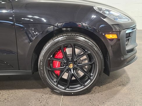 New 2026 Porsche Macan GTS image 11