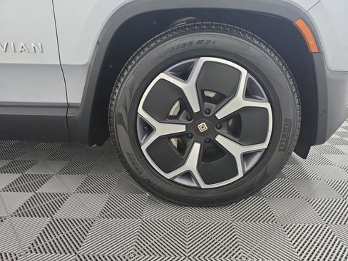 Used 2024 Rivian R1T Adventure AWD/4WD image 11