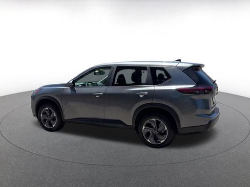 Used 2025 Nissan Rogue SV FWD image 10