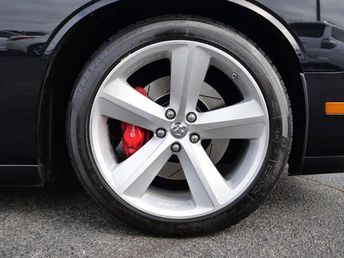 Used 2009 Dodge Challenger SRT8 w/ SRT Option Group II image 8