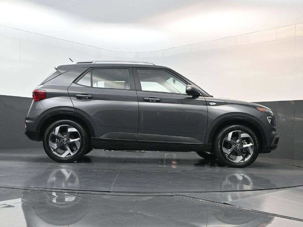 Certified 2025 Hyundai Venue SEL FWD image 24