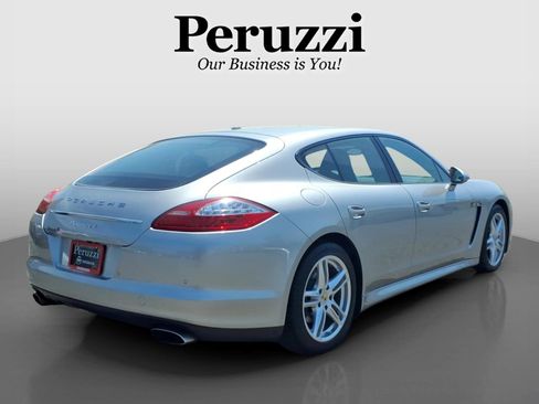 Used 2012 Porsche Panamera RWD image 3