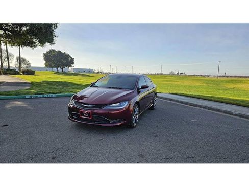 Used 2015 Chrysler 200 S w/ Navigation & Sound Group I image 3