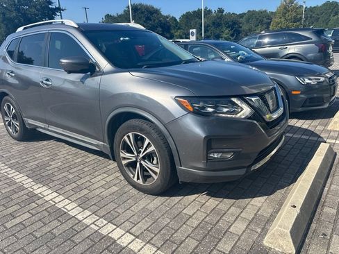 Used 2017 Nissan Rogue SL w/ SL Premium Package FWD image 1