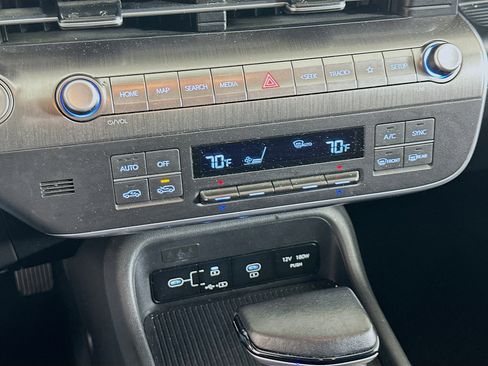 Used 2025 Hyundai Kona SEL image 24