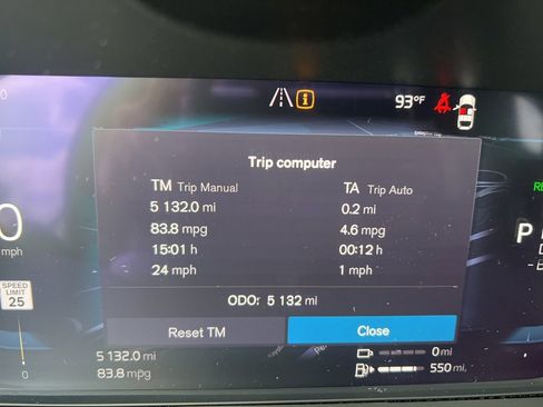 Certified 2025 Volvo XC60 T8 Plus w/ Protection Package Premier image 19