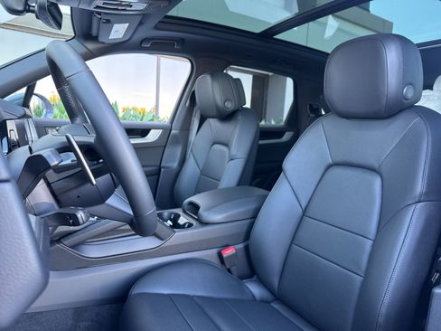 New 2026 Porsche Cayenne AWD/4WD image 5