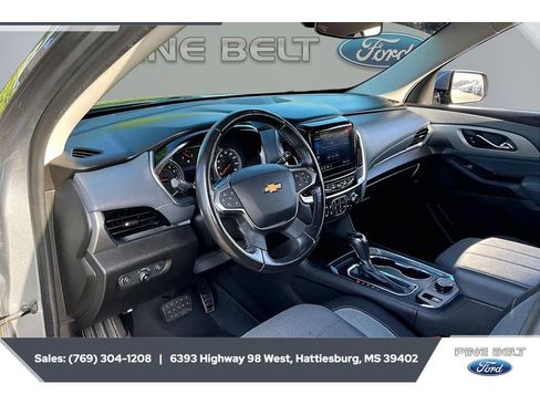 Used 2020 Chevrolet Traverse LT FWD image 12
