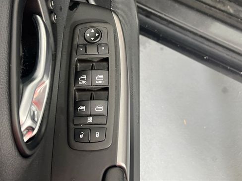 Used 2022 Jeep Cherokee Limited w/ Elite Package AWD/4WD image 17