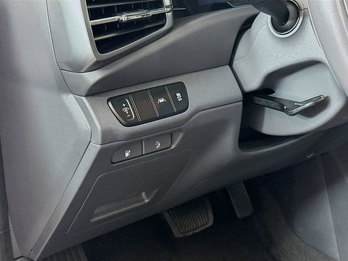 Used 2020 Hyundai Ioniq SE image 16