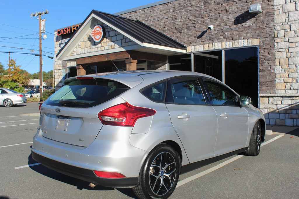 Used 2017 Ford Focus SEL FWD image 5