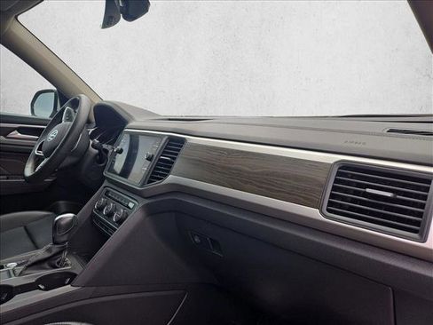 Used 2021 Volkswagen Atlas SE w/ Panoramic Sunroof Package FWD image 21