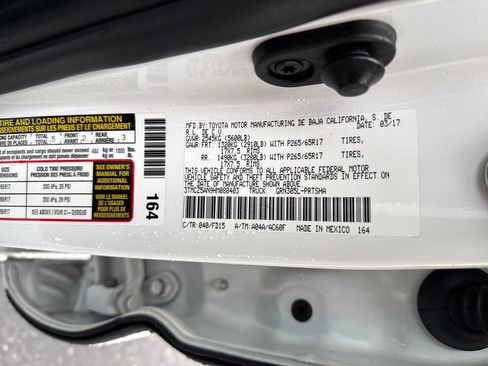 Used 2017 Toyota Tacoma TRD Sport image 18